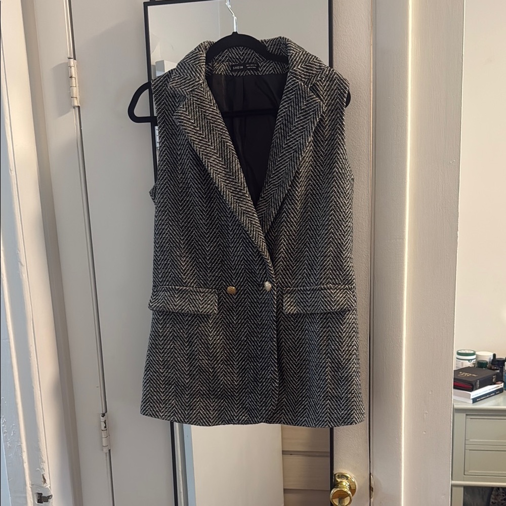 SHEIN Black and White Blazers & Suit Jackets